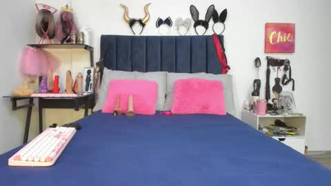          online show from 02/26/26, 01:10