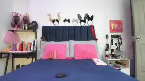 Snapshot of emmily_giraldo chatting on 07/07/26, 12:42 online show from 07/07/26, 12:42