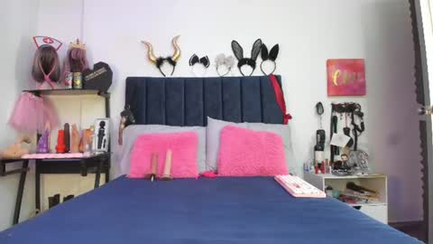 Snapshot of emmily_giraldo chatting on 07/10/26, 12:41 online show from 07/10/26, 12:41