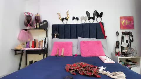 Snapshot of emmily_giraldo chatting on 07/14/26, 12:55 online show from 07/14/26, 12:55