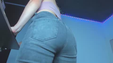 emmily_jade_ online show from 06/20/26, 04:43