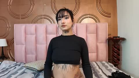 Emmily keller online show from 09/20/25, 01:23