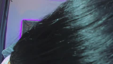 Emmily Santibaez online show from 12/09/24, 07:50