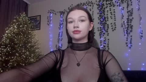 Snapshot of emmy_m00n chatting on 12/07/24, 08:00 Emily Johny online show from 12/07/24, 08:00