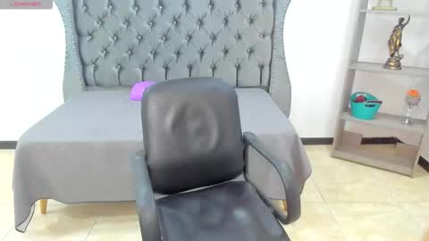 emmy_miller00 online show from 11/19/25, 09:15