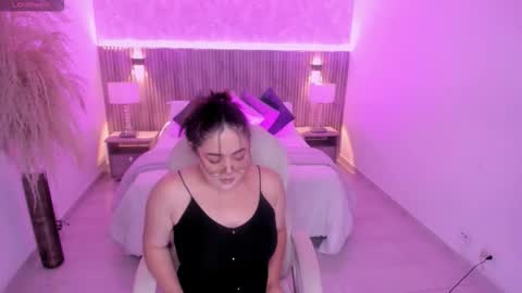 Emmy Walker online show from 09/24/25, 11:02