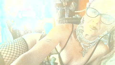 Snapshot of emmybaby5250 chatting on 03/25/26, 11:33 emmybaby5250 online show from 03/25/26, 11:33