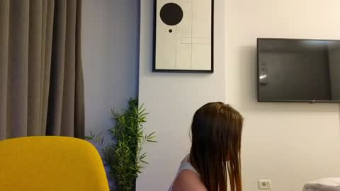 Snapshot of emmycb chatting on 12/17/24, 05:26 Em online show from 12/17/24, 05:26