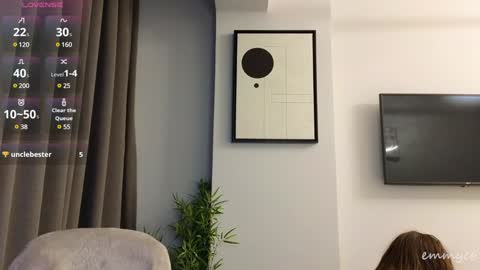 Snapshot of emmycb chatting on 12/18/24, 07:19 Em online show from 12/18/24, 07:19