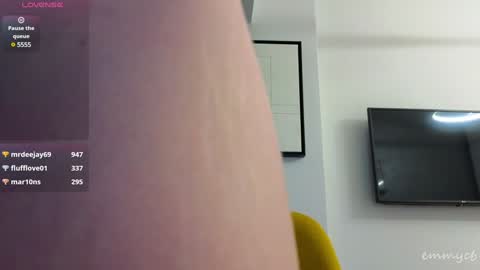 Snapshot of emmycb chatting on 12/19/24, 09:49 Em online show from 12/19/24, 09:49