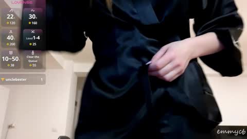 Snapshot of emmycb chatting on 01/04/25, 01:10 Em online show from 01/04/25, 01:10