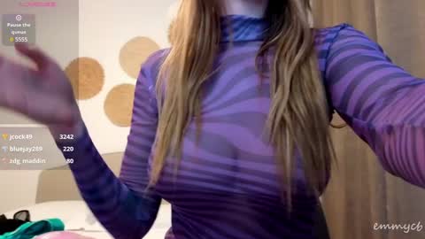 Snapshot of emmycb chatting on 01/26/25, 05:45 Em online show from 01/26/25, 05:45