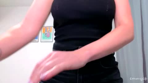 Snapshot of emmycb chatting on 09/19/25, 07:36 Em online show from 09/19/25, 07:36