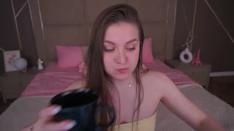 E M M Y online show from 02/04/26, 06:52