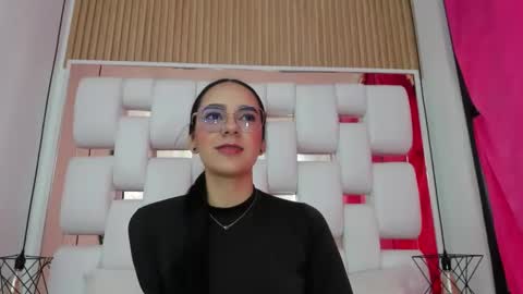 Snapshot of emmycruzz chatting on 10/04/25, 07:12 emmy online show from 10/04/25, 07:12