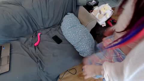 Snapshot of emodream1998media chatting on 02/25/25, 02:47 EmoDream1998 online show from 02/25/25, 02:47