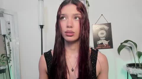 Snapshot of emperatriiiz chatting on 01/07/25, 06:14 Emperatriz online show from 01/07/25, 06:14