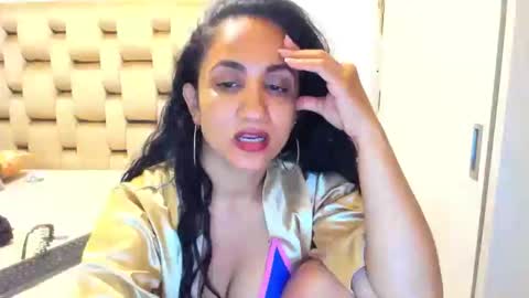 emperatriztapia online show from 05/17/26, 01:03