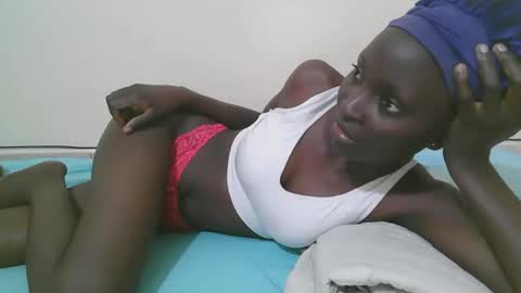 Snapshot of empress_ivy1 chatting on 04/13/26, 06:13 empress_ivy1 online show from 04/13/26, 06:13