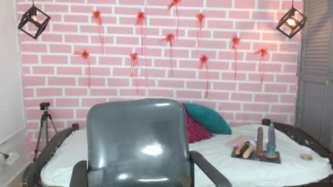 Emy online show from 03/05/25, 08:53