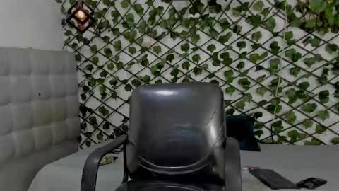 Emy online show from 01/08/26, 08:11