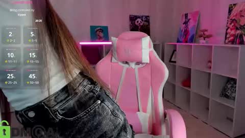 Snapshot of emy__angel chatting on 09/23/25, 07:22 emy__angel online show from 09/23/25, 07:22