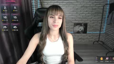 Snapshot of emy__angel chatting on 09/26/25, 11:20 emy__angel online show from 09/26/25, 11:20