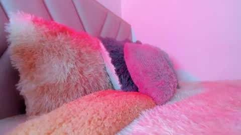 Emy online show from 12/18/24, 11:02