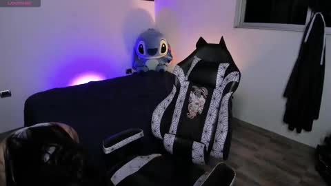 Im Emily would you like to help me reach 100  online show from 10/04/25, 09:51