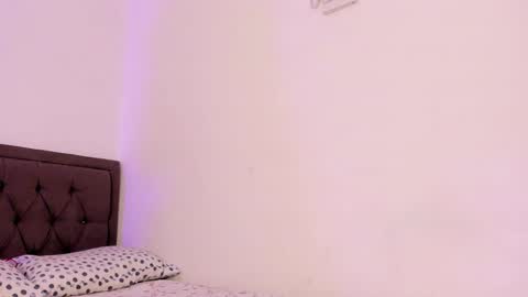 Emiliana online show from 01/13/25, 05:01