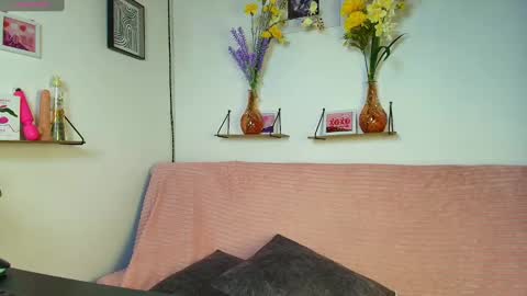 emycarver09 online show from 09/24/25, 11:57