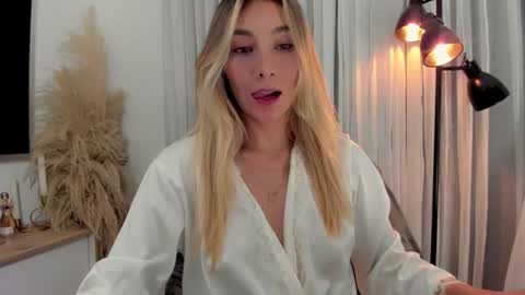 emyconneer online show from 12/07/24, 01:58