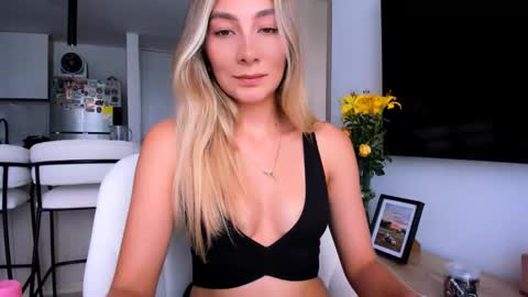 emyconneer online show from 01/07/25, 08:21