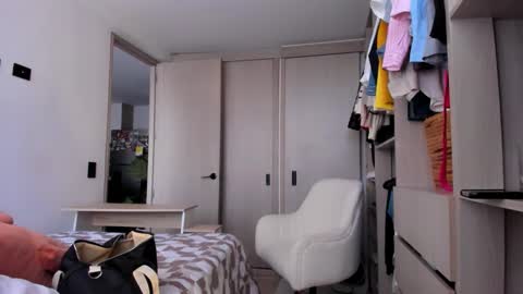 emyconneer online show from 02/03/25, 10:11