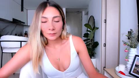 emyconneer online show from 02/05/25, 06:26