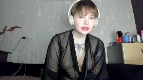 Snapshot of emydeliro chatting on 05/24/26, 08:36 emydeliro online show from 05/24/26, 08:36