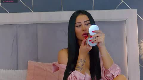  Emy  online show from 10/22/25, 06:02