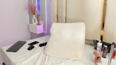 Emy online show from 02/13/26, 02:02