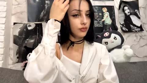 Amelia online show from 10/23/25, 07:12