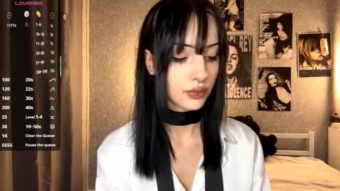 Amelia online show from 11/19/25, 08:42