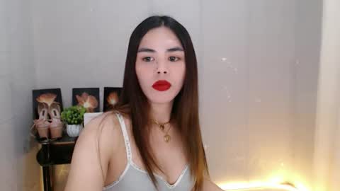 enchantress_mia03 online show from 05/16/26, 09:50