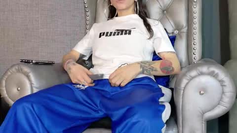 Snapshot of enchantressqueen chatting on 10/19/25, 03:56 EnchantressQueen online show from 10/19/25, 03:56