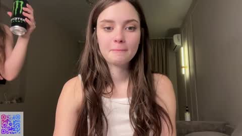 Mia online show from 01/29/25, 12:54