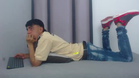 endrick_23 online show from 03/29/26, 04:01