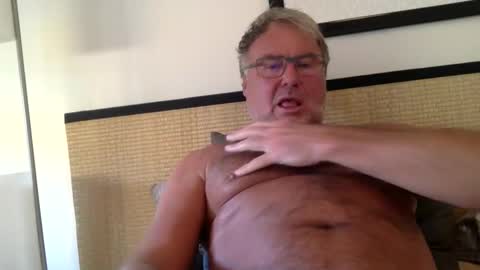 Snapshot of endurado chatting on 10/20/25, 10:16 endurado online show from 10/20/25, 10:16