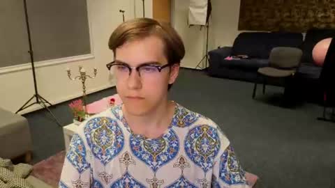 Endy online show from 07/16/26, 01:50