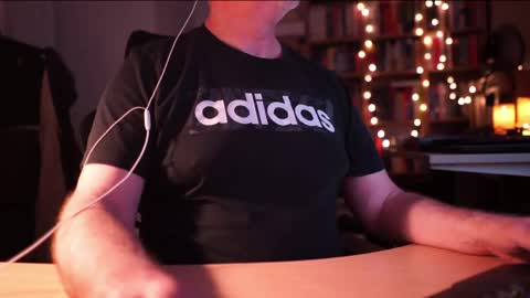 uk online show from 05/03/26, 01:22