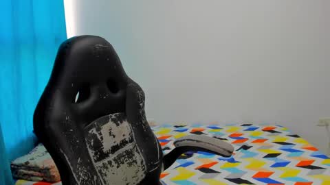 engel20042001 online show from 12/20/24, 08:23