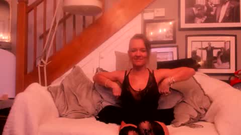 Snapshot of englishcouple81 chatting on 05/08/26, 10:48 englishcouple81 online show from 05/08/26, 10:48
