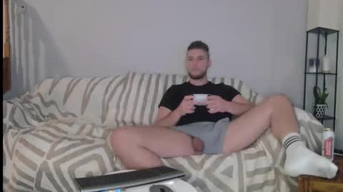 Snapshot of englishladxxx chatting on 12/14/24, 10:07 Englishladxxx online show from 12/14/24, 10:07